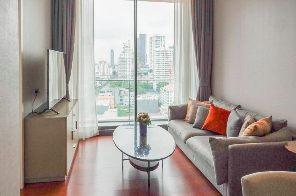 ขายคอนโดสุขุมวิท อโศก ทองหล่อ : Khun by yoo Thonglor 12 (Khun by You Inspired by Starck) 50 square meters.