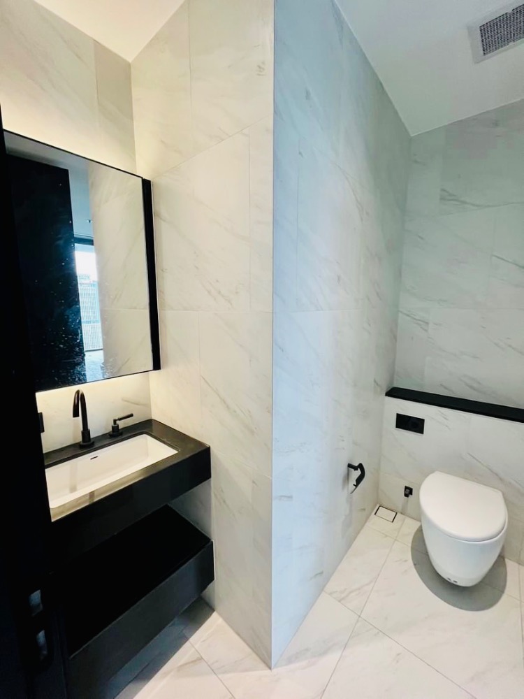 ขายคอนโดสาทร นราธิวาส : 🔥🔥 ขายห้องตำแหน่งดี Tait Sathorn 12 1Bed 67sqm. 17.79mb Tel. 0959415999