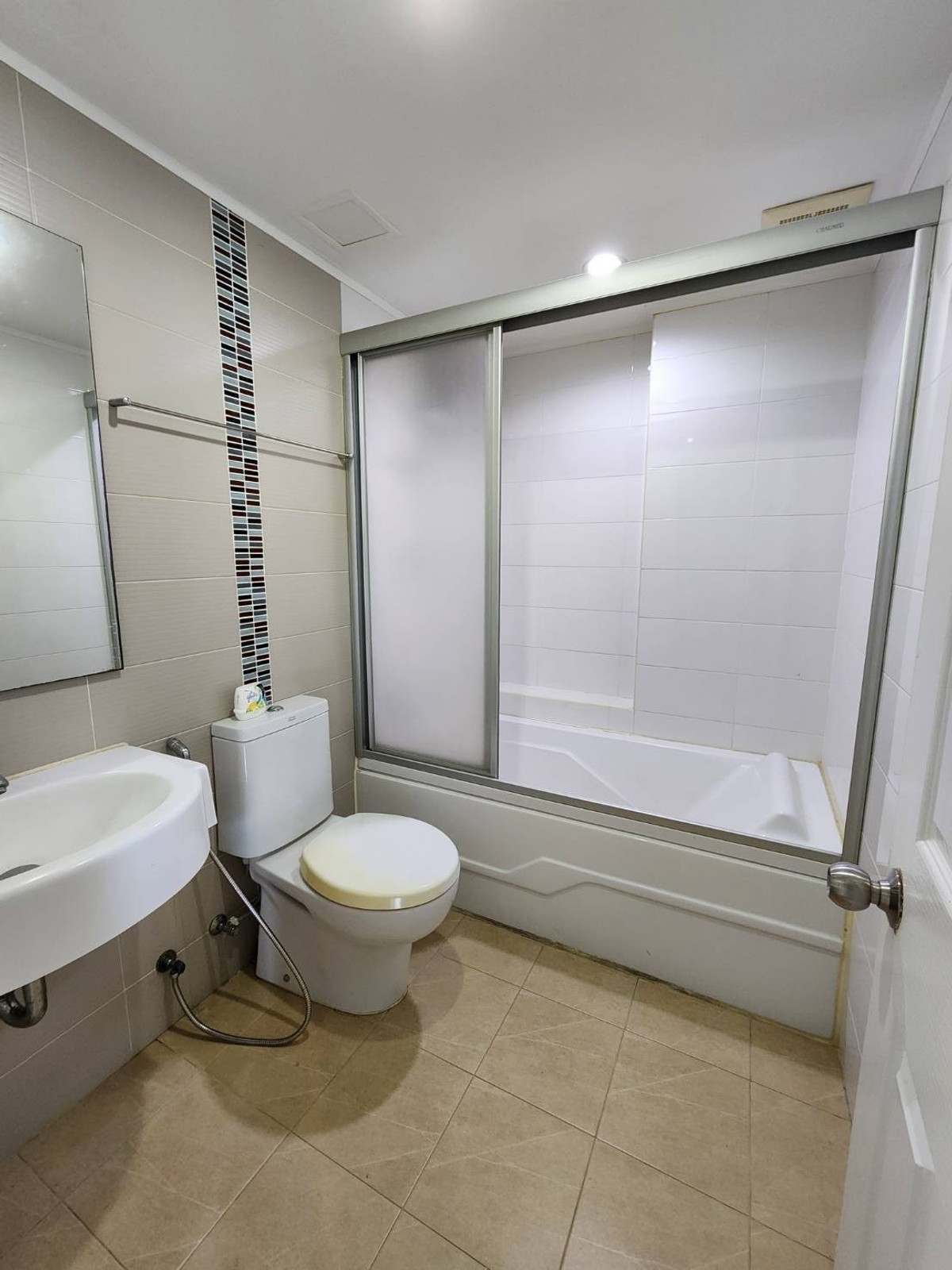 For RentCondoRama9, Petchburi, RCA : Lumpini Place Rama 9 | 2 bedrooms, beautifully decorated 📞 Line : @pukkhome (with @)