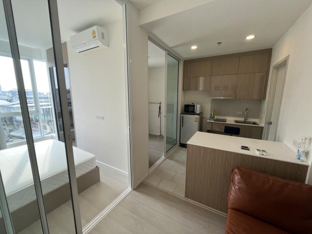 For RentCondoPinklao, Charansanitwong : [Delapis Charan 81, next to MRT Bang Phlat, Free True internet, 34.85 sq m, 1 bed plus 2 small rooms, 1 bedroom, 3 air conditioners.