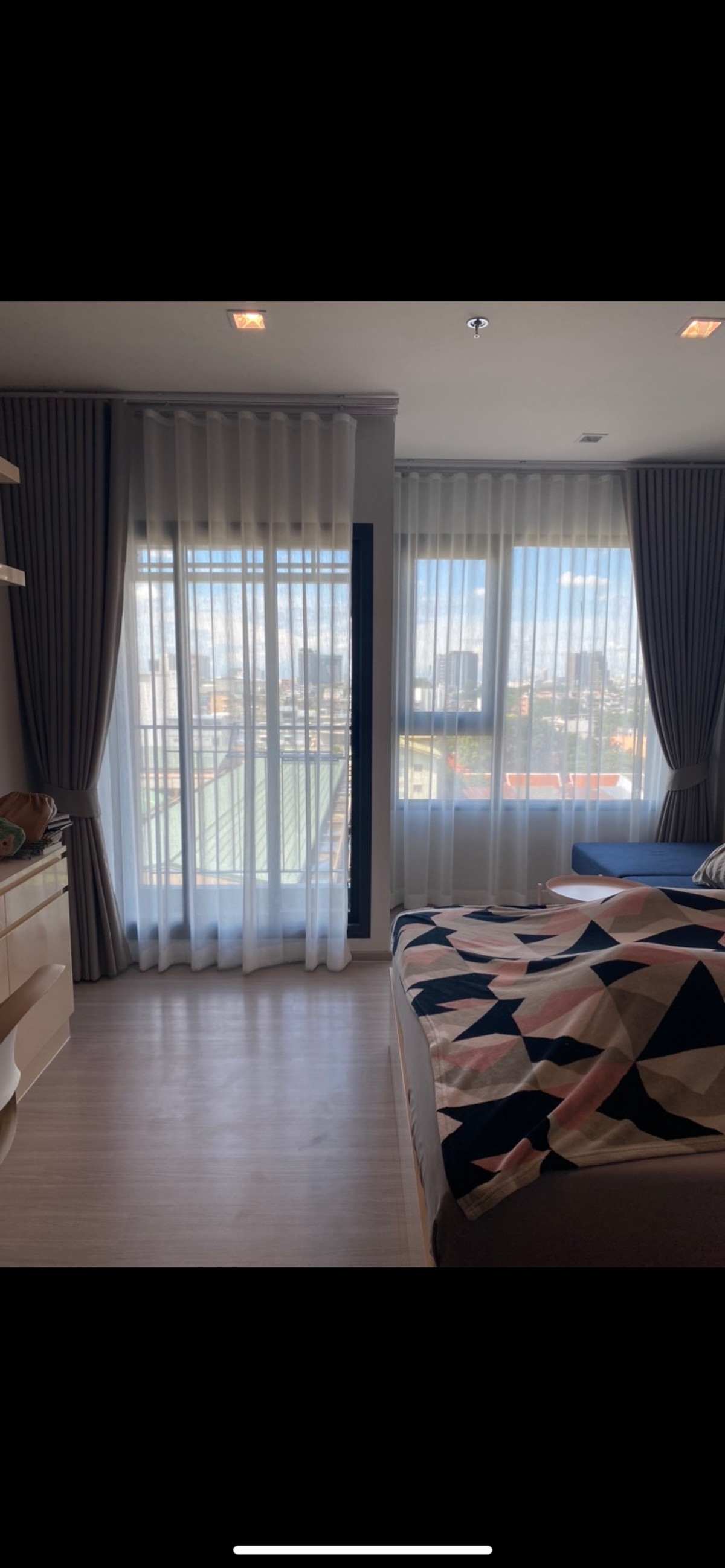 For RentCondoThaphra, Talat Phlu, Wutthakat : Condo for rent: Life Sathorn Sierra, only 150 meters from BTS Talat Phlu station.