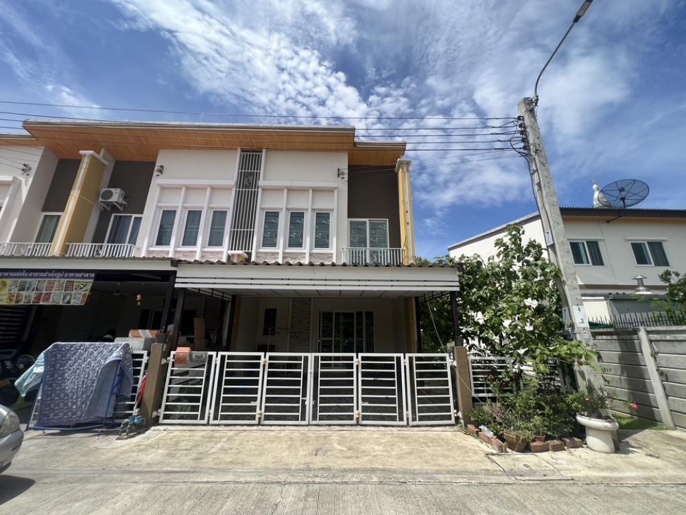 ขายทาวน์โฮมมีนบุรี-ร่มเกล้า : ขายทาวเฮาส์ หลังมุม พร้อมผู้เช่า โกเดนท์ ทาวส์  วงแหวน รามคำแหง 4นอน3น้ำ ไอดีไลน์kruyarr