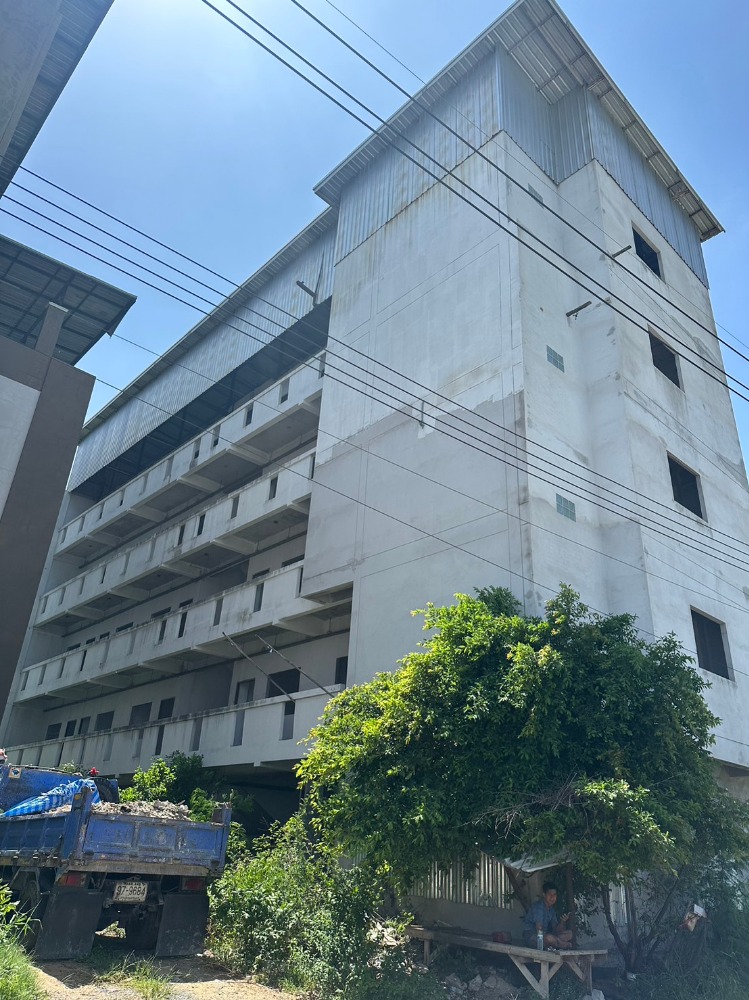 For SaleHotel&Apartment BusinessPattanakan, Srinakarin : Urgently looking for a capitalist to build an apartment, very good location, only 100 meters from Phatthanakan Road.