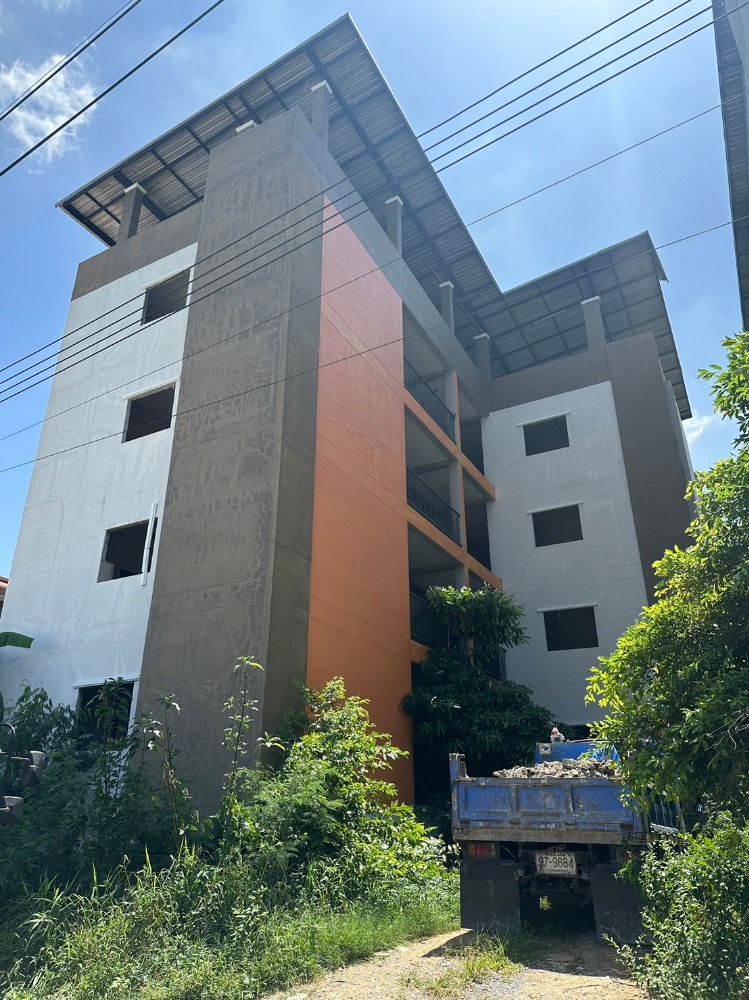 For SaleHotel&Apartment BusinessPattanakan, Srinakarin : Urgently looking for a capitalist to build an apartment, very good location, only 100 meters from Phatthanakan Road.