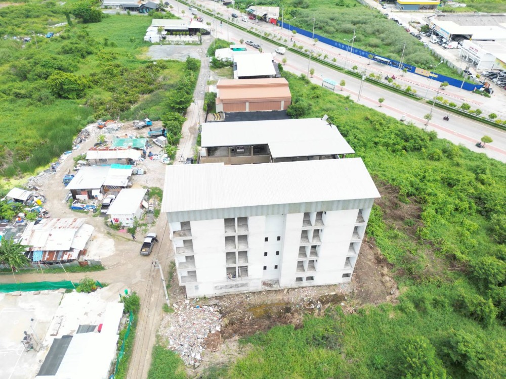 For SaleHotel&Apartment BusinessPattanakan, Srinakarin : Urgently looking for a capitalist to build an apartment, very good location, only 100 meters from Phatthanakan Road.