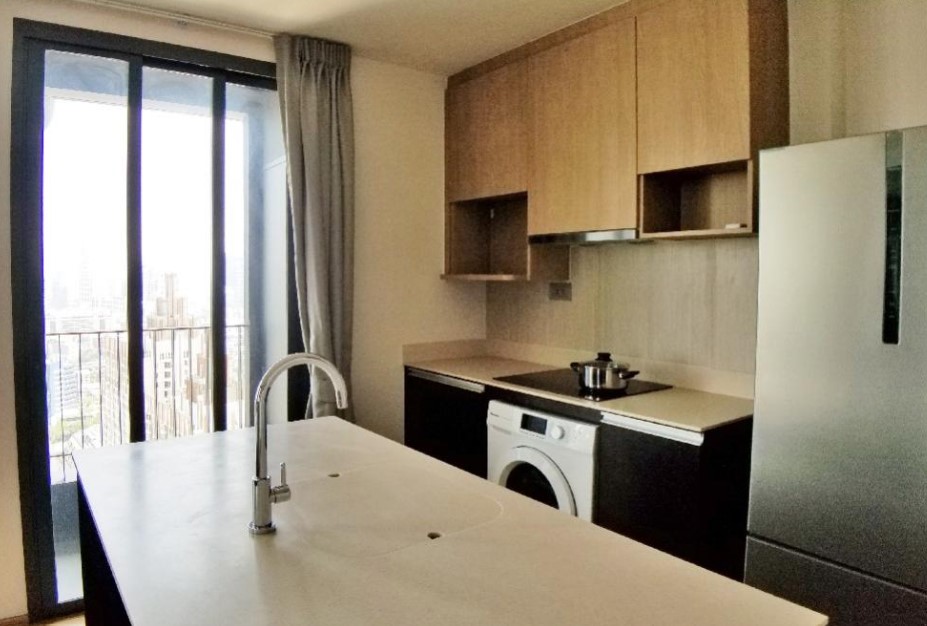 For RentCondoRatchathewi,Phayathai : Q Chidlom 73 sq.m. Sell & Rent Eng 中 日 Please add LINE ID @806qphgn o8415o5483