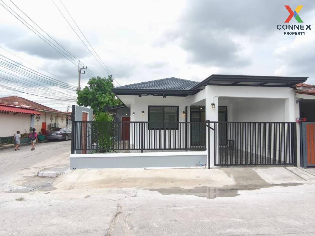 For SaleTownhomeNonthaburi, Bang Yai, Bangbuathong : For Sale Townhouse/Townhome  , Baan Pruksa 3 Soi Watlatpladuk , corner unit , newly renovated , Bang Khu Rat , Bang Bua Thong , Nonthaburi ,    CX-121668