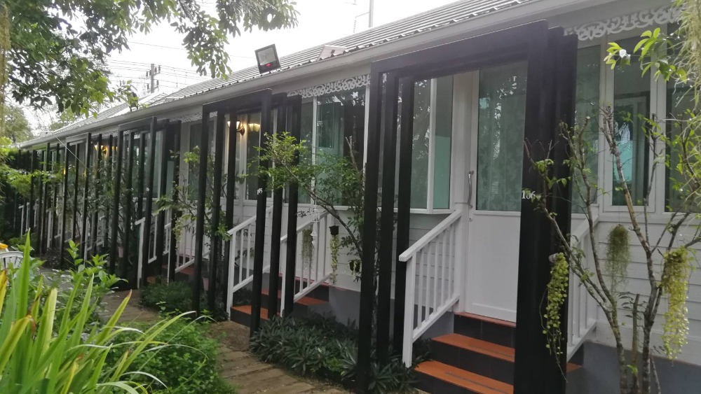 For SaleHotel&Apartment BusinessRanong : Resort for sale in Ranong, almost 1 rai. tourist attraction center Ready to continue.