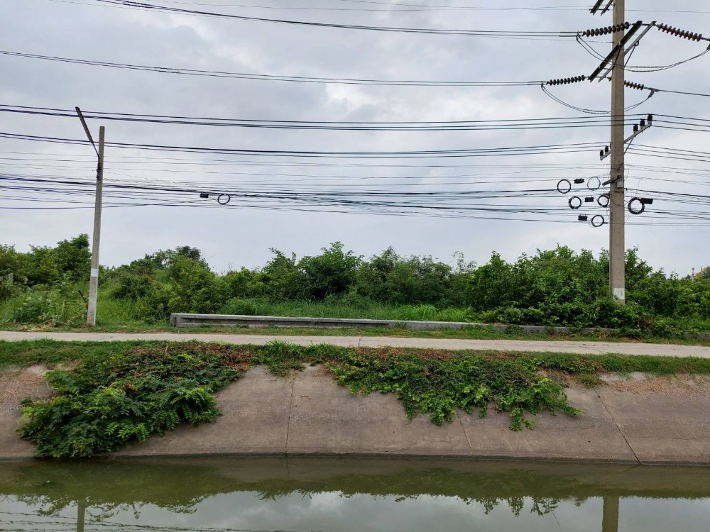ขายที่ดินสระบุรี : ขายที่ดินใกล้บายพาส ขนาด 2 ไร่ครึ่ง อำเภอเมืองสระบุรี เลียบคลองชลประทาน