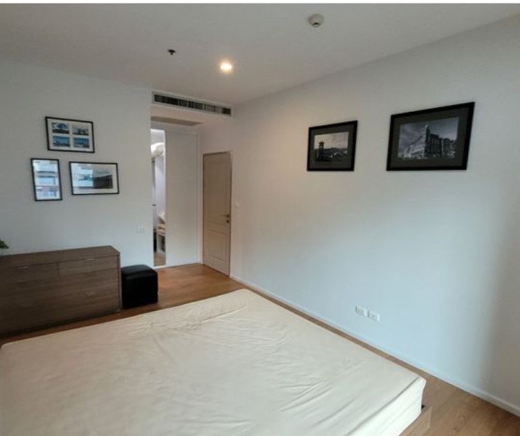 ให้เช่าคอนโดสุขุมวิท อโศก ทองหล่อ : Noble Refine 50 sq.m. Rent & Sell Eng 中 日 Please add LINE ID @806qphgn o8415o5483