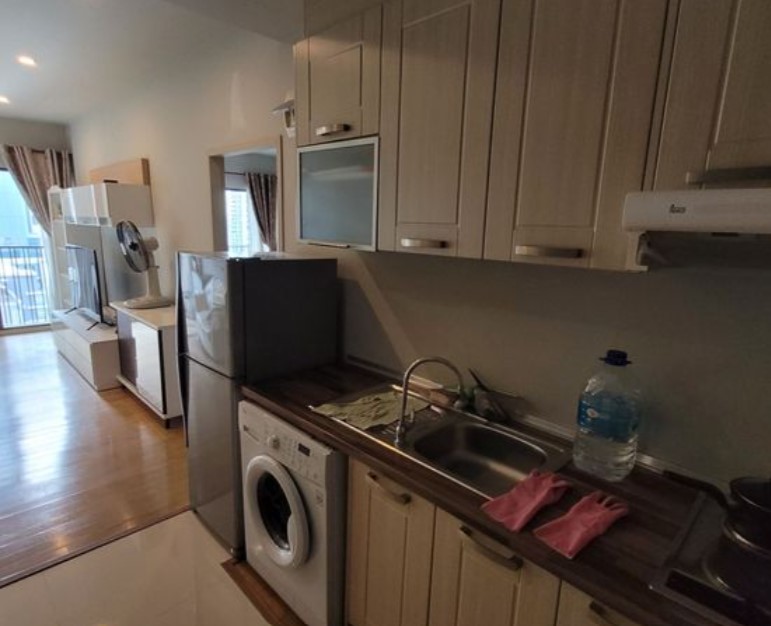 ให้เช่าคอนโดสุขุมวิท อโศก ทองหล่อ : Noble Refine 50 sq.m. Rent & Sell Eng 中 日 Please add LINE ID @806qphgn o8415o5483