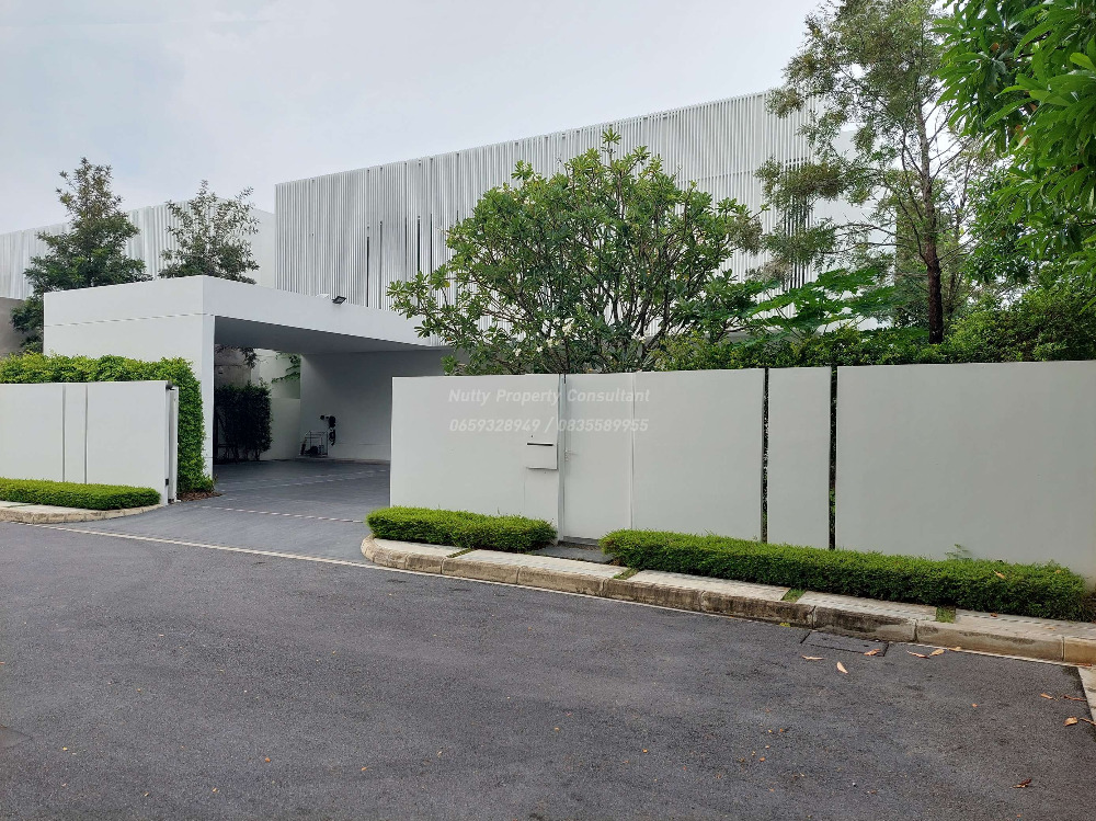 For SaleHouseBangna, Bearing, Lasalle : VIVE Bangna, Super Luxury detached house, Modern style, corner unit close to nature, common garden and swimming pool.