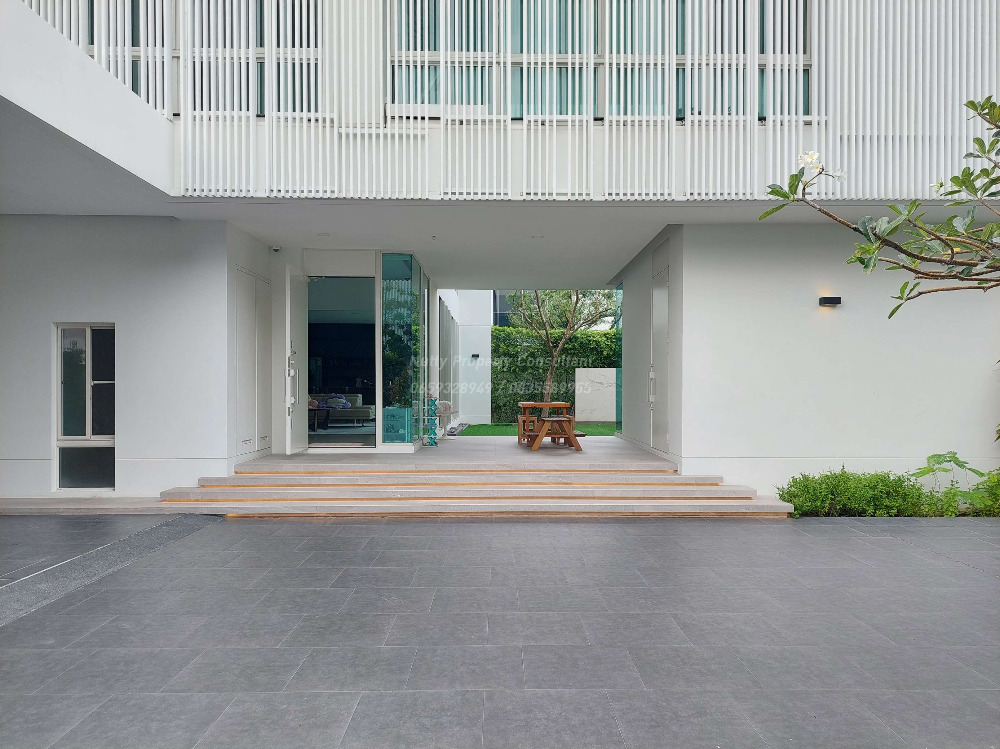 For SaleHouseBangna, Bearing, Lasalle : VIVE Bangna, Super Luxury detached house, Modern style, corner unit close to nature, common garden and swimming pool.