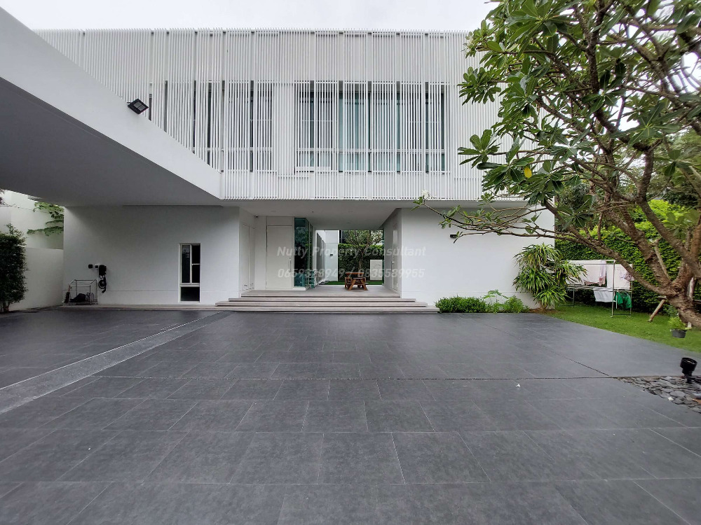 For SaleHouseBangna, Bearing, Lasalle : VIVE Bangna, Super Luxury detached house, Modern style, corner unit close to nature, common garden and swimming pool.