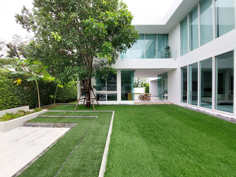 For SaleHouseBangna, Bearing, Lasalle : VIVE Bangna, Super Luxury detached house, Modern style, corner unit close to nature, common garden and swimming pool.