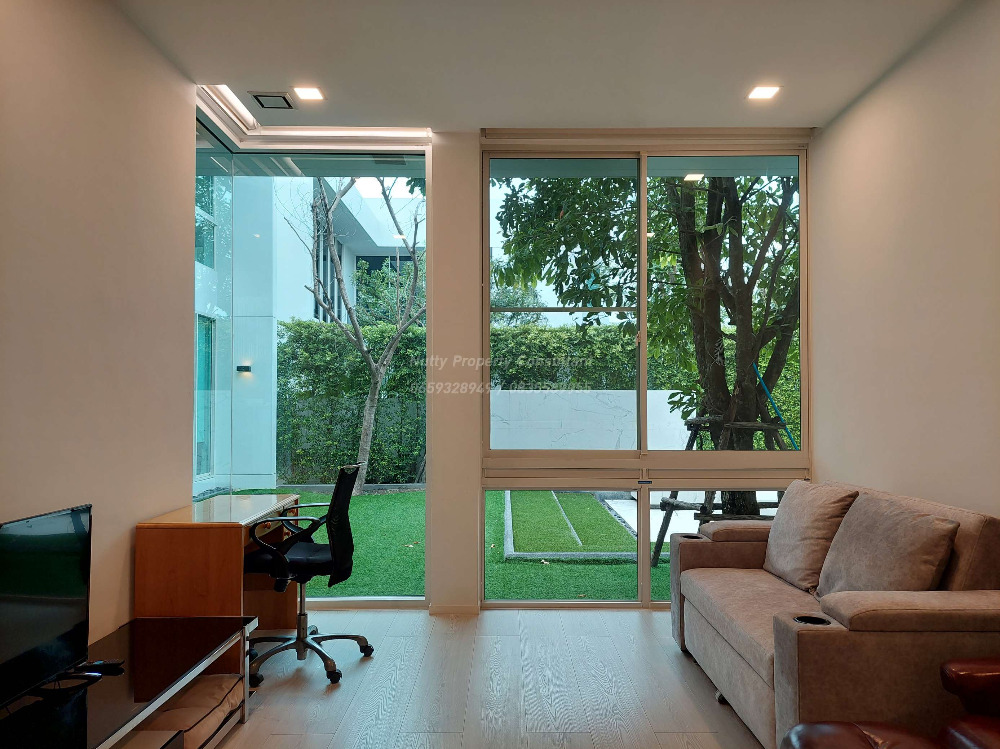 For SaleHouseBangna, Bearing, Lasalle : VIVE Bangna, Super Luxury detached house, Modern style, corner unit close to nature, common garden and swimming pool.