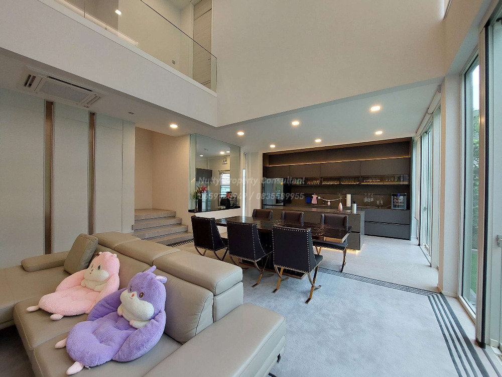 For SaleHouseBangna, Bearing, Lasalle : VIVE Bangna, Super Luxury detached house, Modern style, corner unit close to nature, common garden and swimming pool.