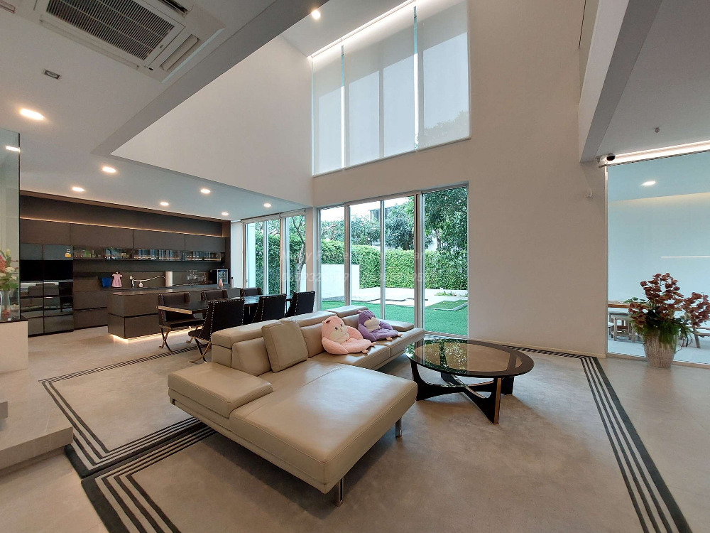 For SaleHouseBangna, Bearing, Lasalle : VIVE Bangna, Super Luxury detached house, Modern style, corner unit close to nature, common garden and swimming pool.