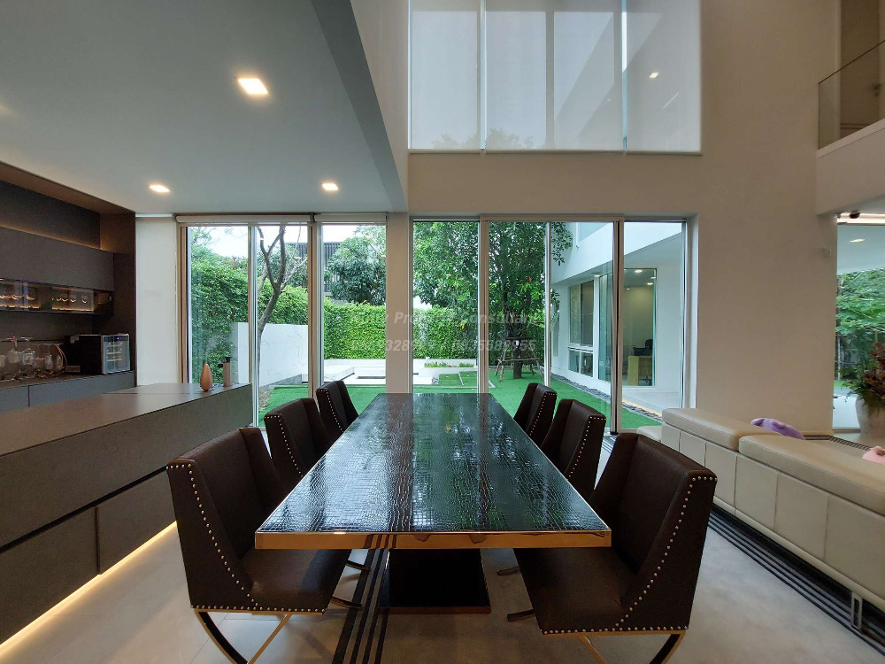 For SaleHouseBangna, Bearing, Lasalle : VIVE Bangna, Super Luxury detached house, Modern style, corner unit close to nature, common garden and swimming pool.