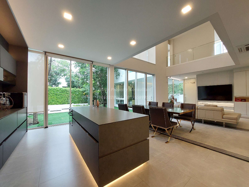 For SaleHouseBangna, Bearing, Lasalle : VIVE Bangna, Super Luxury detached house, Modern style, corner unit close to nature, common garden and swimming pool.