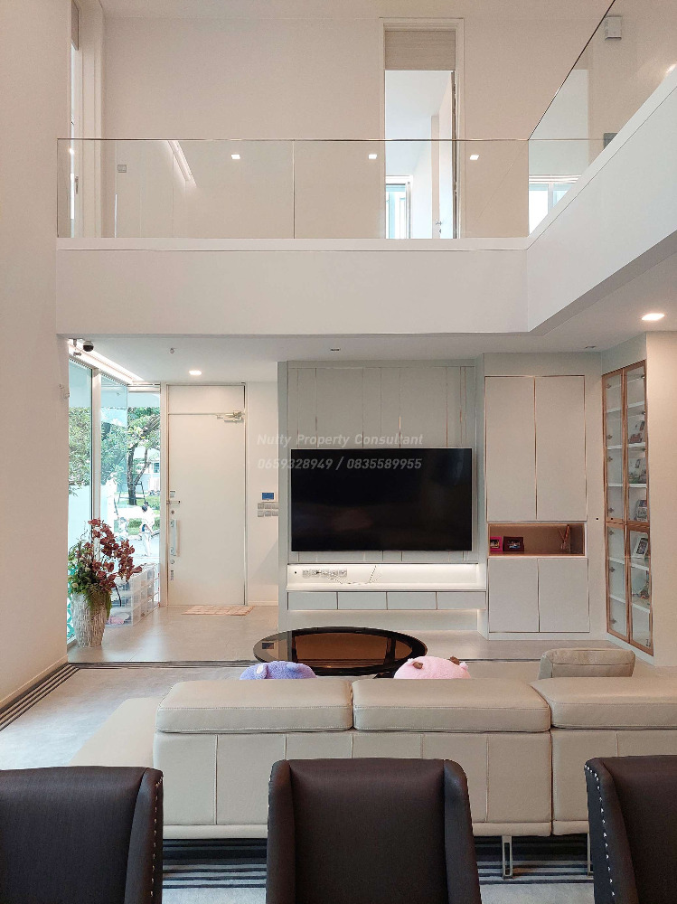 For SaleHouseBangna, Bearing, Lasalle : VIVE Bangna, Super Luxury detached house, Modern style, corner unit close to nature, common garden and swimming pool.