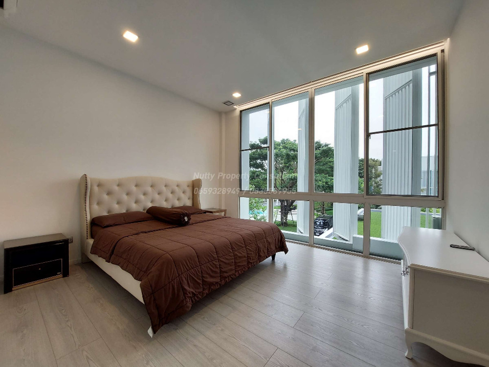 For SaleHouseBangna, Bearing, Lasalle : VIVE Bangna, Super Luxury detached house, Modern style, corner unit close to nature, common garden and swimming pool.