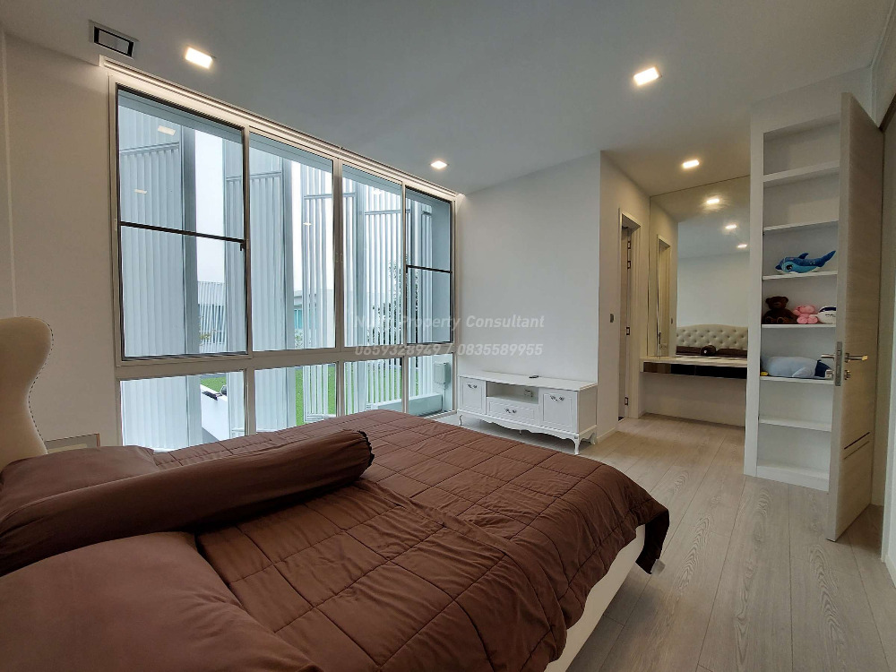 For SaleHouseBangna, Bearing, Lasalle : VIVE Bangna, Super Luxury detached house, Modern style, corner unit close to nature, common garden and swimming pool.