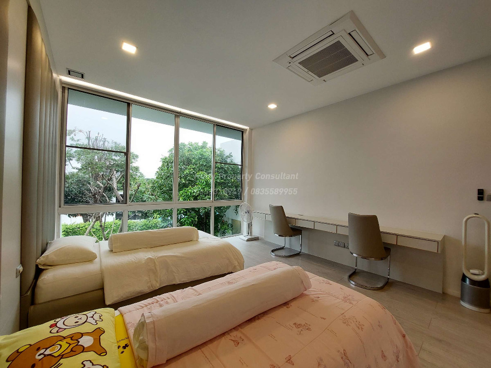 For SaleHouseBangna, Bearing, Lasalle : VIVE Bangna, Super Luxury detached house, Modern style, corner unit close to nature, common garden and swimming pool.