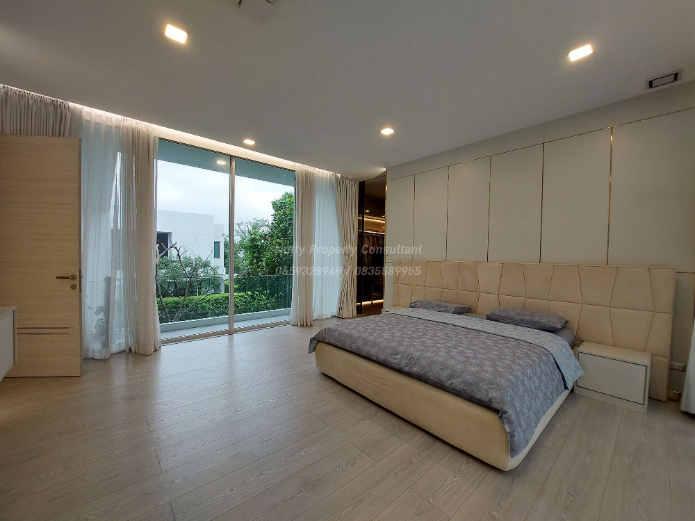 For SaleHouseBangna, Bearing, Lasalle : VIVE Bangna, Super Luxury detached house, Modern style, corner unit close to nature, common garden and swimming pool.