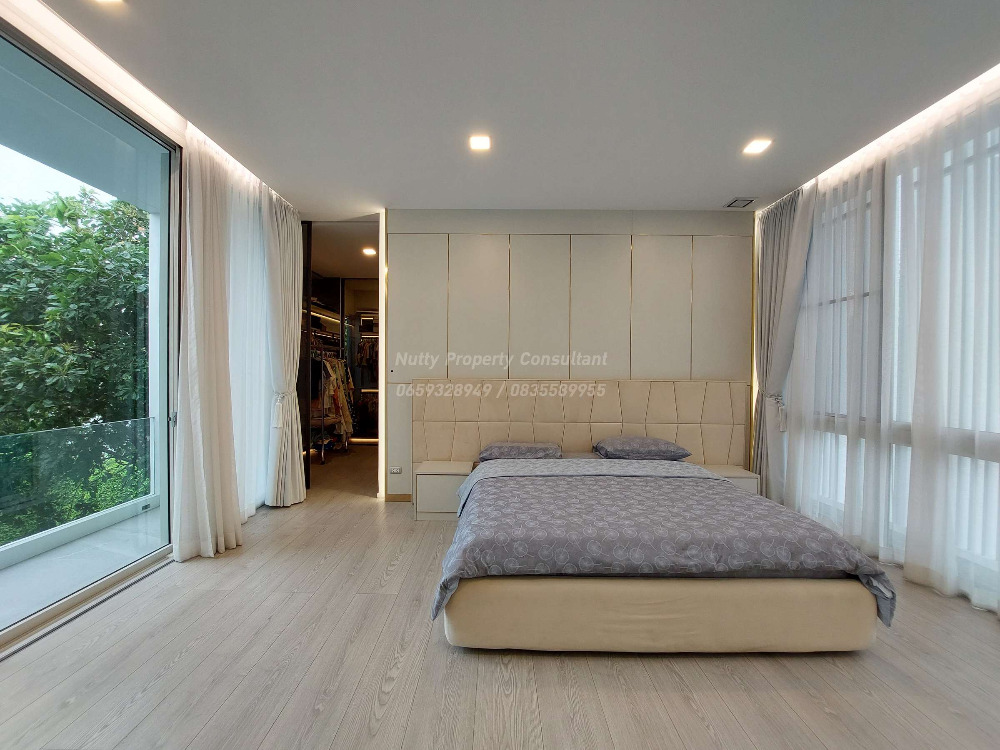 For SaleHouseBangna, Bearing, Lasalle : VIVE Bangna, Super Luxury detached house, Modern style, corner unit close to nature, common garden and swimming pool.