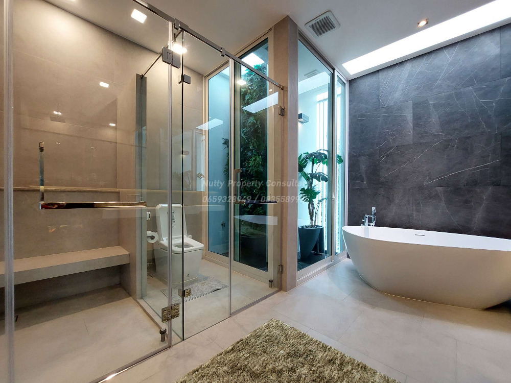 For SaleHouseBangna, Bearing, Lasalle : VIVE Bangna, Super Luxury detached house, Modern style, corner unit close to nature, common garden and swimming pool.