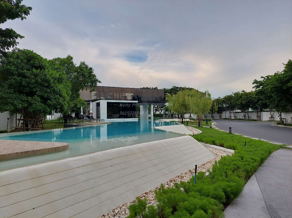 For SaleHouseBangna, Bearing, Lasalle : VIVE Bangna, Super Luxury detached house, Modern style, corner unit close to nature, common garden and swimming pool.