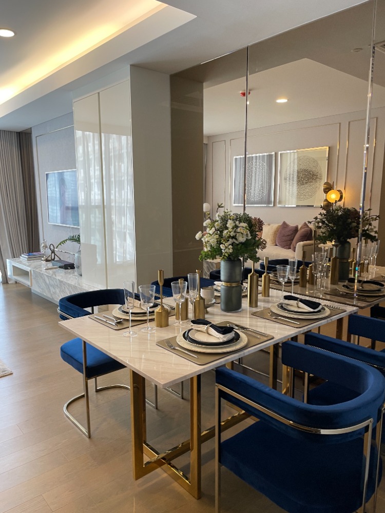 For SaleCondoKhlongtoei, Kluaynamthai : Urgent sale! Luxury condo "Siamese Exclusive Queens", 21st floor, Phrom Phong view, large room 75 sq m., near MRT Queen Sirikit Center, only 100 m., near Benjakitti Park - lungs in the middle of the city that health lovers will love.