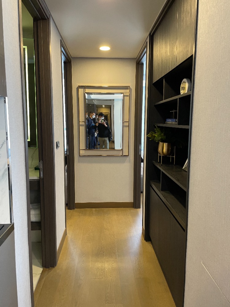 For SaleCondoKhlongtoei, Kluaynamthai : Urgent sale! Luxury condo "Siamese Exclusive Queens", 21st floor, Phrom Phong view, large room 75 sq m., near MRT Queen Sirikit Center, only 100 m., near Benjakitti Park - lungs in the middle of the city that health lovers will love.