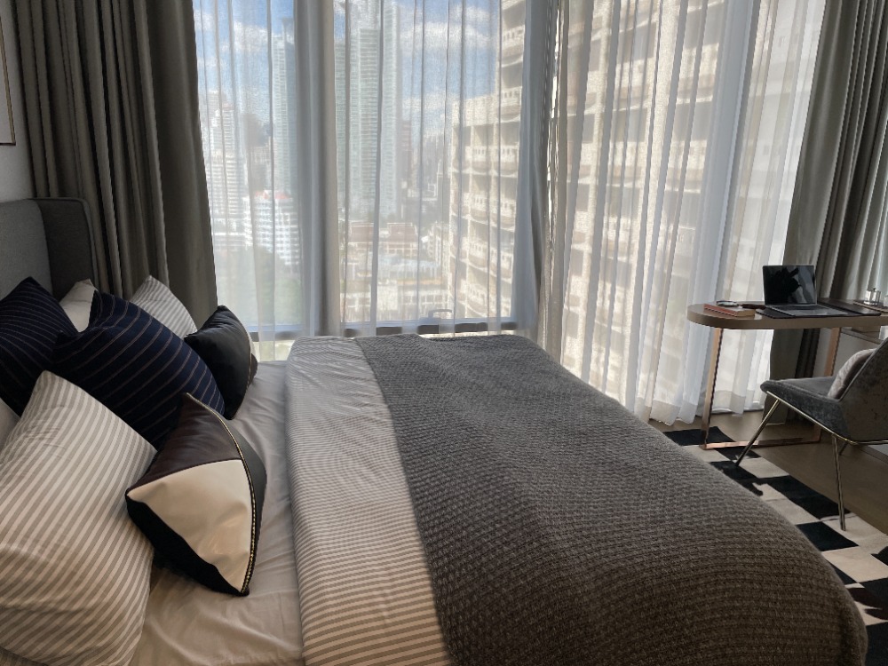 For SaleCondoKhlongtoei, Kluaynamthai : Urgent sale! Luxury condo "Siamese Exclusive Queens", 21st floor, Phrom Phong view, large room 75 sq m., near MRT Queen Sirikit Center, only 100 m., near Benjakitti Park - lungs in the middle of the city that health lovers will love.