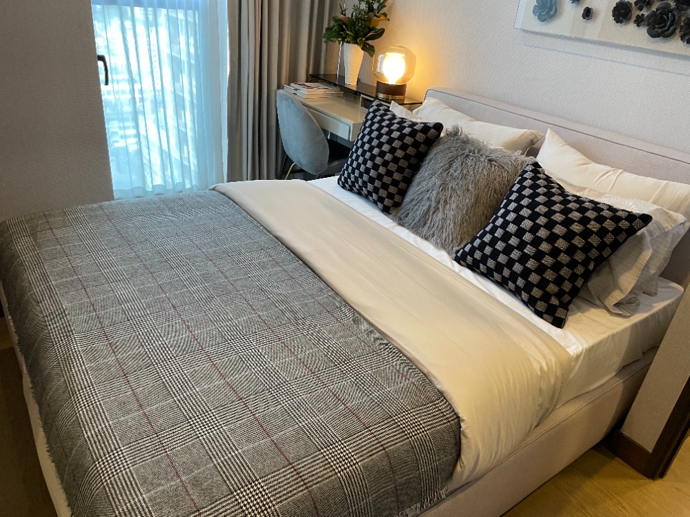 For SaleCondoKhlongtoei, Kluaynamthai : Urgent sale! Luxury condo "Siamese Exclusive Queens", 21st floor, Phrom Phong view, large room 75 sq m., near MRT Queen Sirikit Center, only 100 m., near Benjakitti Park - lungs in the middle of the city that health lovers will love.