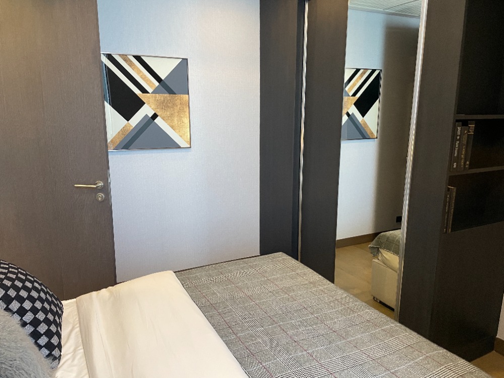 For SaleCondoKhlongtoei, Kluaynamthai : Urgent sale! Luxury condo "Siamese Exclusive Queens", 21st floor, Phrom Phong view, large room 75 sq m., near MRT Queen Sirikit Center, only 100 m., near Benjakitti Park - lungs in the middle of the city that health lovers will love.