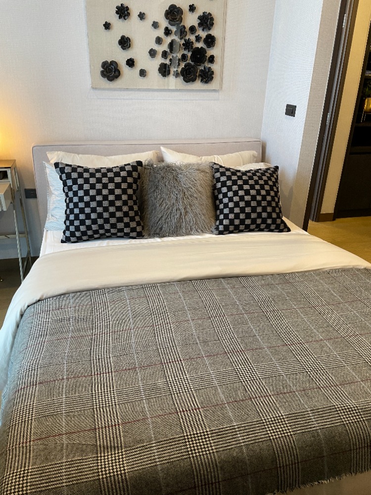 For SaleCondoKhlongtoei, Kluaynamthai : Urgent sale! Luxury condo "Siamese Exclusive Queens", 21st floor, Phrom Phong view, large room 75 sq m., near MRT Queen Sirikit Center, only 100 m., near Benjakitti Park - lungs in the middle of the city that health lovers will love.