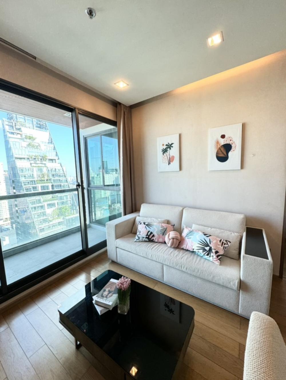 ให้เช่าคอนโดสาทร นราธิวาส : Rent 2 Bdroom 68Sqm.  34Floor Condo Full Fur : The Address Sathorn (Soi Sathorn 12) BTS Saint Louis