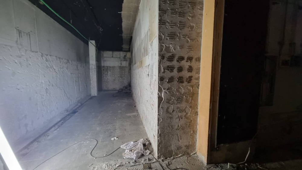 For RentRetail SpaceSukhumvit, Asoke, Thonglor : Phrom Phong for rent, space to open a shop and sell things, good location, can do any legal business. There are many Japanese people. There is a Japanese supermarket.