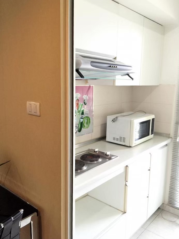 ให้เช่าคอนโดพระราม 9 เพชรบุรีตัดใหม่ RCA : ลุมพินี เพลส พระราม 9 🚋 MRT พระราม 9 / ขนาด 34 ตร.ม.  กั้นห้องนอน ราคาดีมาก✨