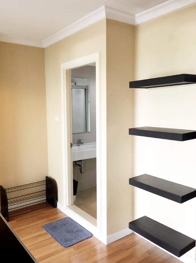 ให้เช่าคอนโดพระราม 9 เพชรบุรีตัดใหม่ RCA : ลุมพินี เพลส พระราม 9 🚋 MRT พระราม 9 / ขนาด 34 ตร.ม.  กั้นห้องนอน ราคาดีมาก✨