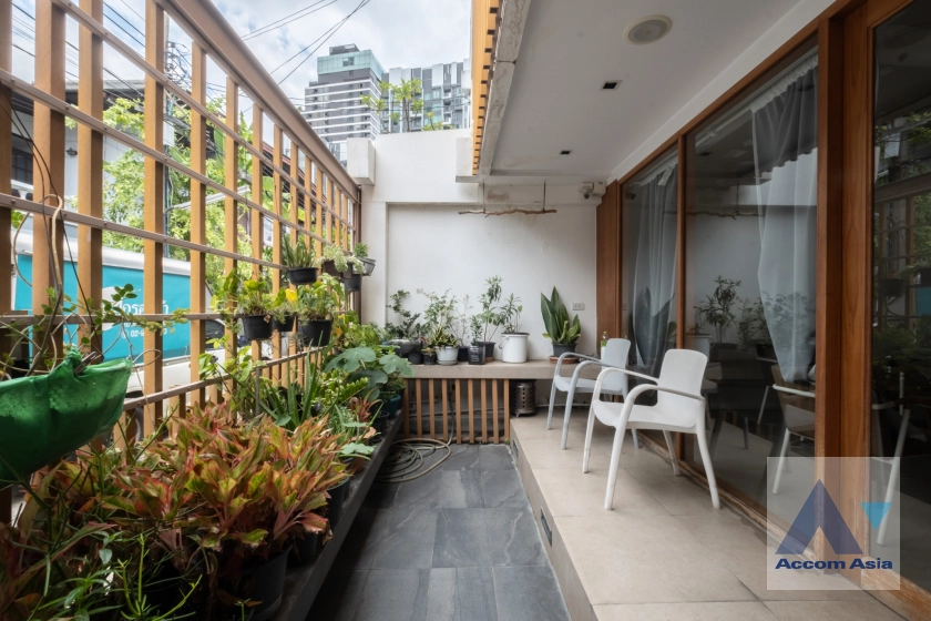 ให้เช่าบ้านสุขุมวิท อโศก ทองหล่อ : 🔼AccomA🔽 2 Beds House for Sale and Rent in Sukhumvit,  BTS Ekkamai