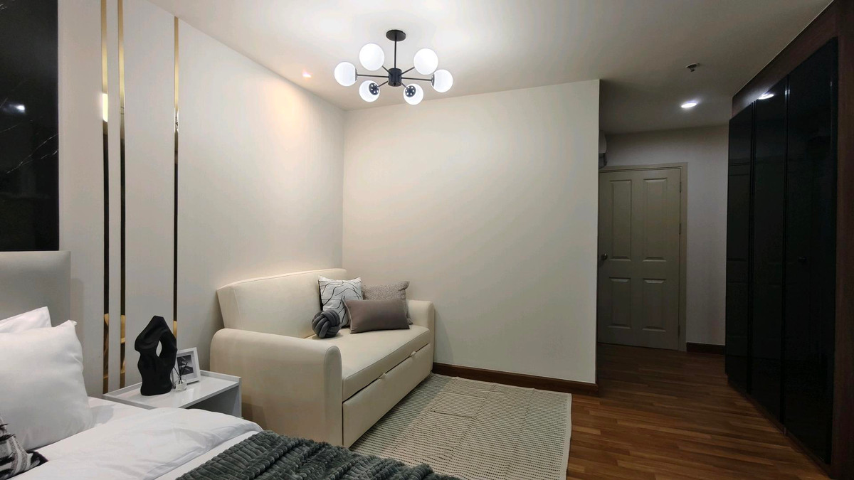 For SaleCondoBang Sue, Wong Sawang, Tao Pun : 🌟Urgent sale, special price, negotiable Regent Home 27 Bangson, newly renovated condo, in front of Bang Son BTS station, shuttle service available, fully furnished, 2 air conditioners, cool and refreshing🌟Ready to move in, good location, near Bang Son MRT