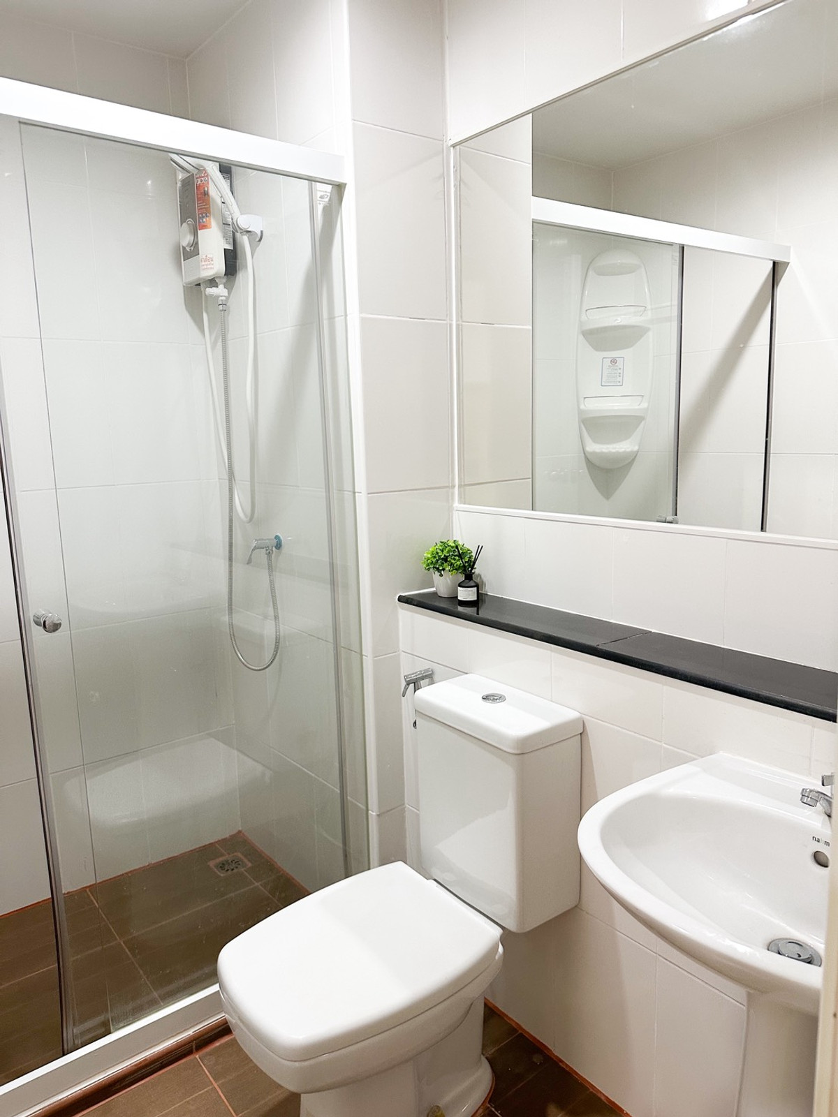 For SaleCondoBang Sue, Wong Sawang, Tao Pun : 🌟Urgent sale, special price, negotiable Regent Home 27 Bangson, newly renovated condo, in front of Bang Son BTS station, shuttle service available, fully furnished, 2 air conditioners, cool and refreshing🌟Ready to move in, good location, near Bang Son MRT