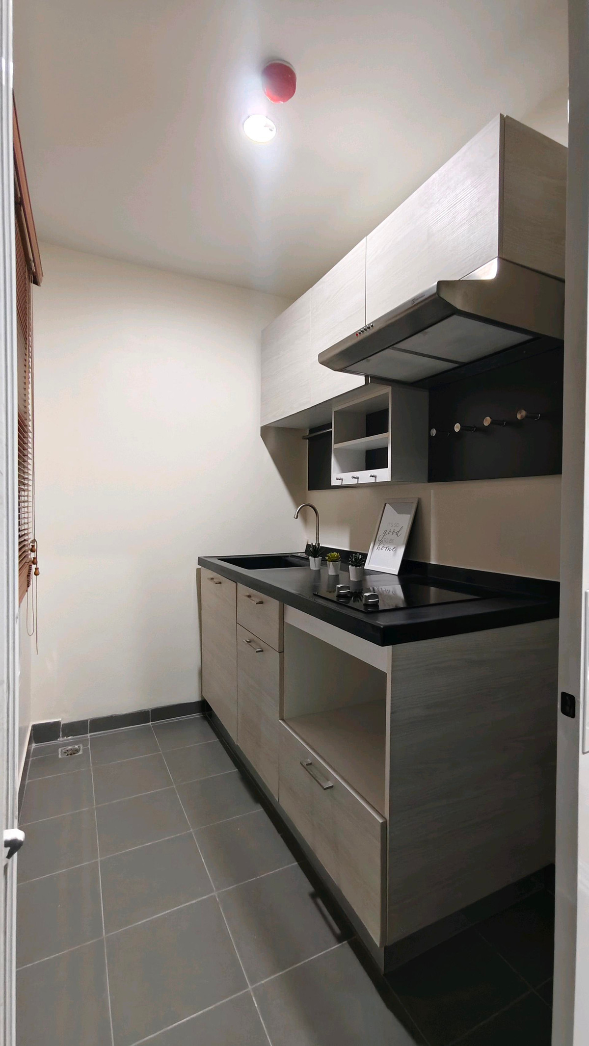 For SaleCondoBang Sue, Wong Sawang, Tao Pun : 🌟Urgent sale, special price, negotiable Regent Home 27 Bangson, newly renovated condo, in front of Bang Son BTS station, shuttle service available, fully furnished, 2 air conditioners, cool and refreshing🌟Ready to move in, good location, near Bang Son MRT