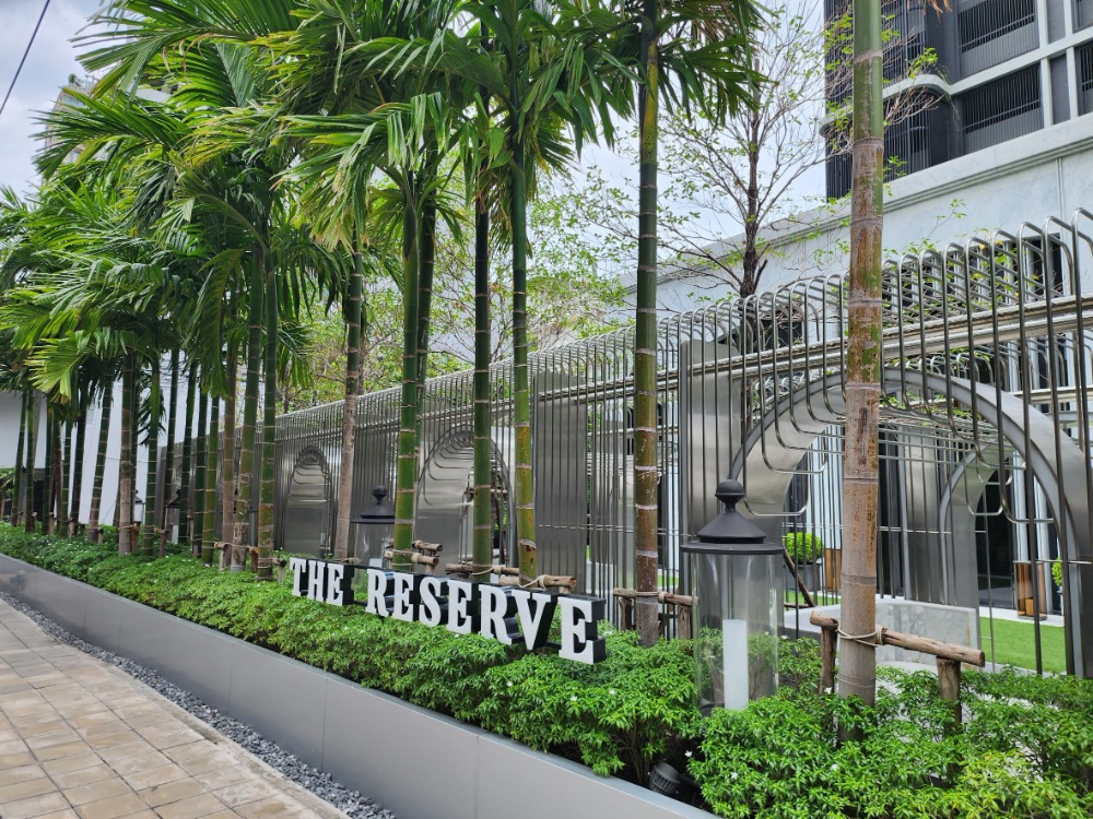 ให้เช่าคอนโดสาทร นราธิวาส : Hot!! For Rent Super Luxury Condo Sathorn Area (Nice Condominium)