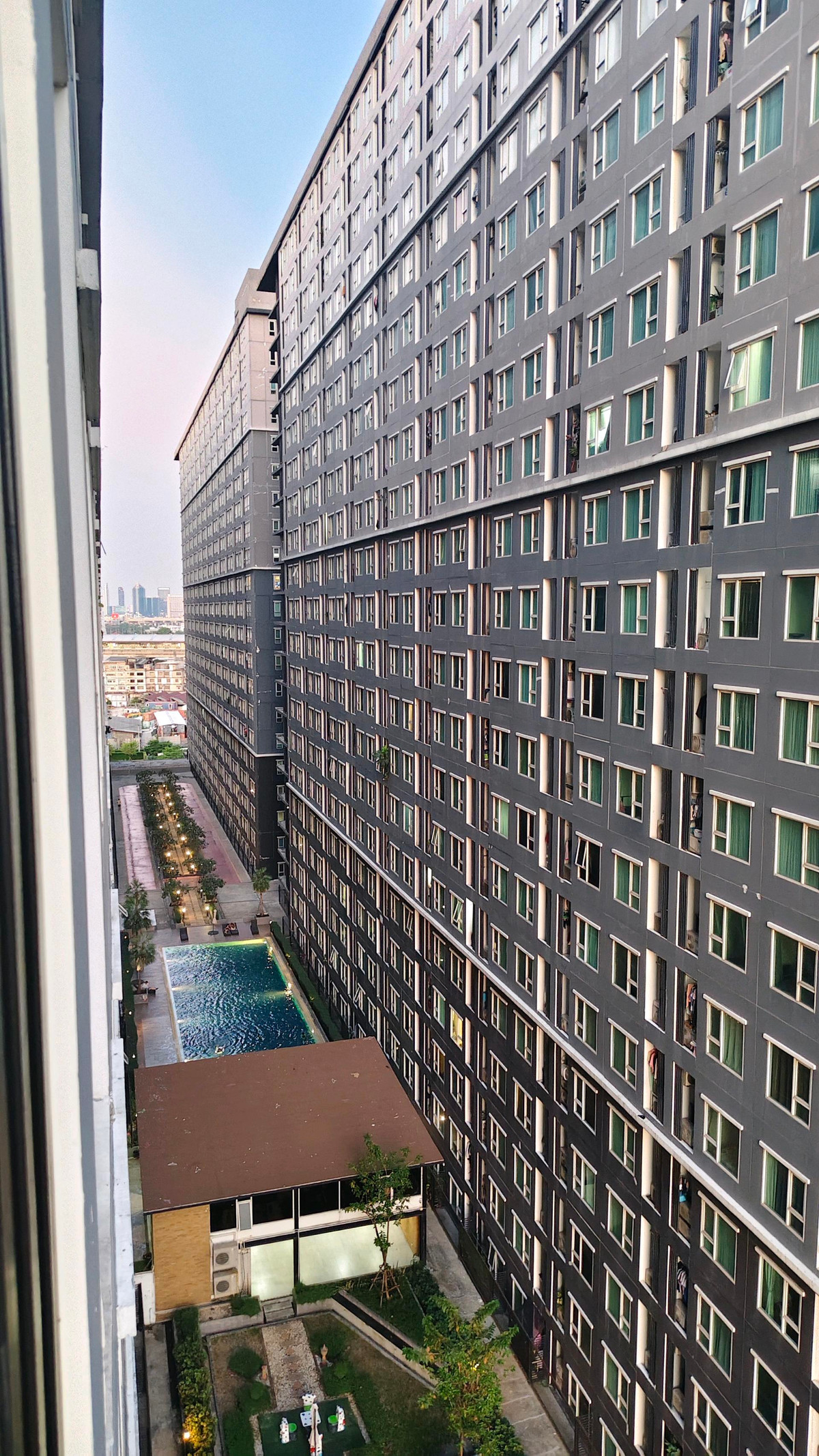 For SaleCondoBang Sue, Wong Sawang, Tao Pun : 🌟Urgent sale, special price, negotiable Regent Home 27 Bangson, newly renovated condo, in front of Bang Son BTS station, shuttle service available, fully furnished, 2 air conditioners, cool and refreshing🌟Ready to move in, good location, near Bang Son MRT