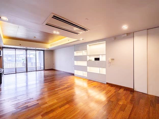 For SaleCondoRama3 (Riverside),Satupadit : For sale: The Pano Rama 3, 3 bedrooms, 4 bathrooms, Duplex 274 sqm., elegantly-decorated. Next to Chao Phraya River.