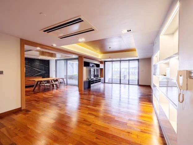 For SaleCondoRama3 (Riverside),Satupadit : For sale: The Pano Rama 3, 3 bedrooms, 4 bathrooms, Duplex 274 sqm., elegantly-decorated. Next to Chao Phraya River.